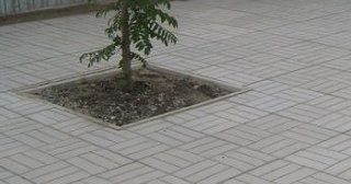 Качественная тротуарная плитка серого цвета в Йошкаре-Ола в октябре