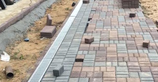Профессиональная укладка плитки на улице в Йошкаре-Ола в октябре