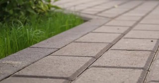 Профессиональная укладка тротуарных дорожек в Йошкаре-Ола в октябре