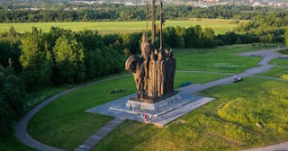 Благоустройство памятников в Йошкаре-Ола от 920 руб. – компания ТротуарнаяПлитка